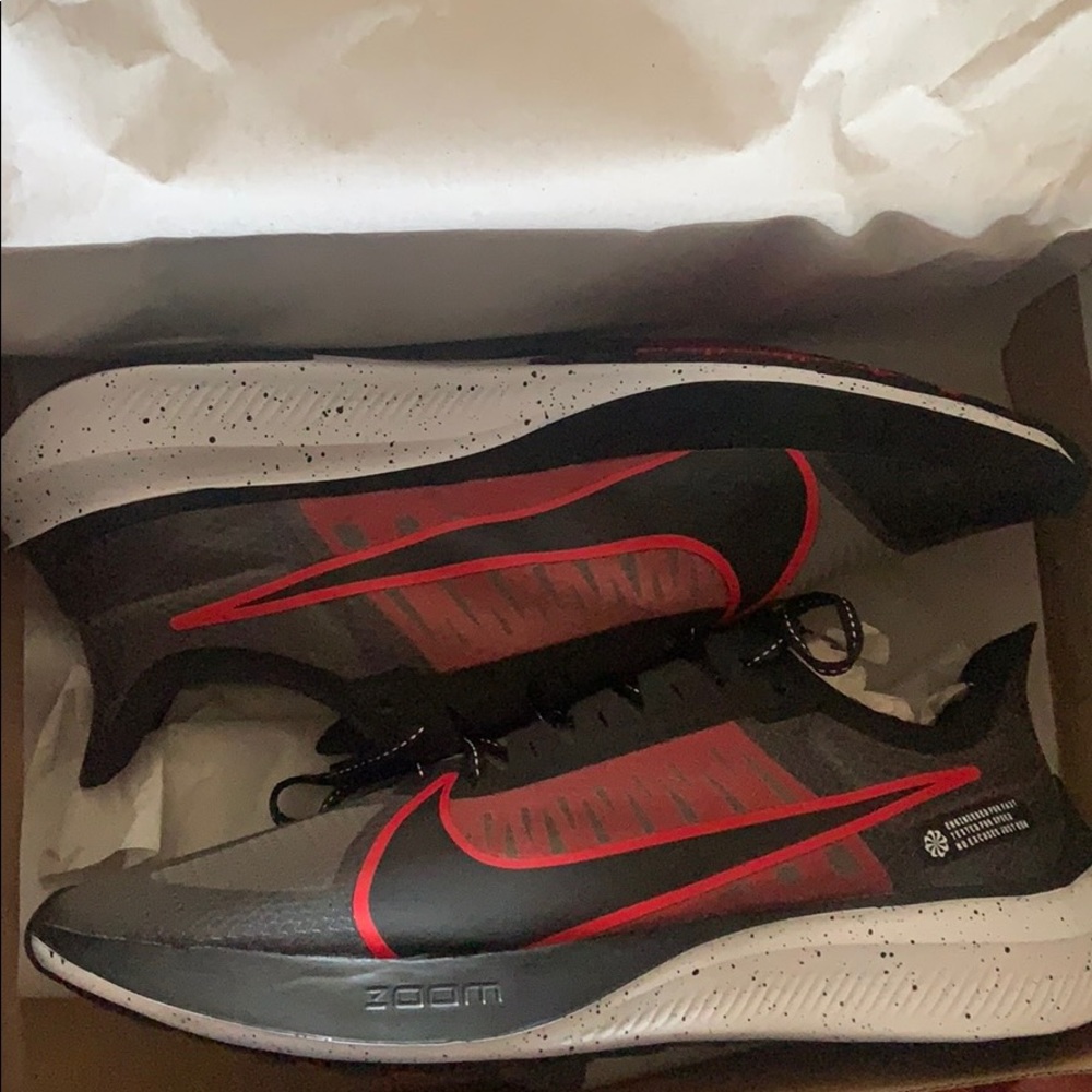Brand New Nike Zoom Gravity